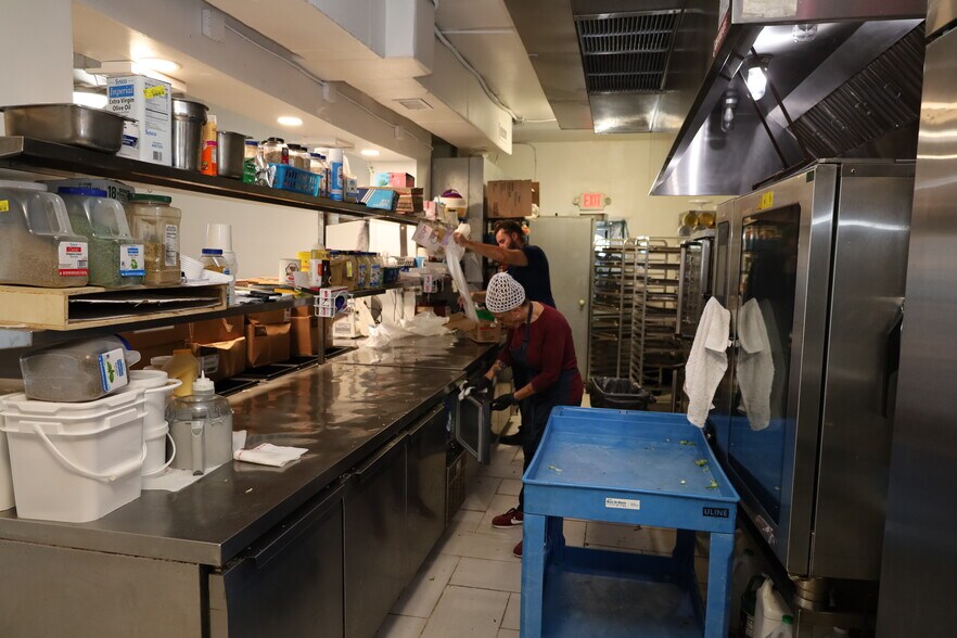 More Photos Of 2211 N Dixie Hwy, Lake Worth Freestanding For Sale