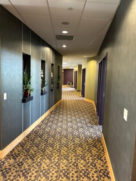 More Photos Of 625 Whitetail Blvd, River Falls Office For Lease