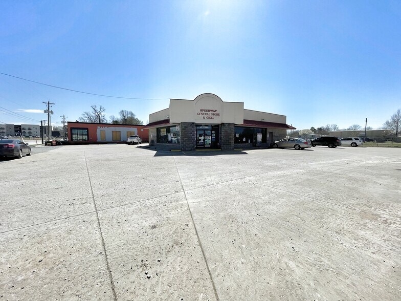 More Photos Of 601-605 E Emma Ave, Springdale Convenience Store For Sale