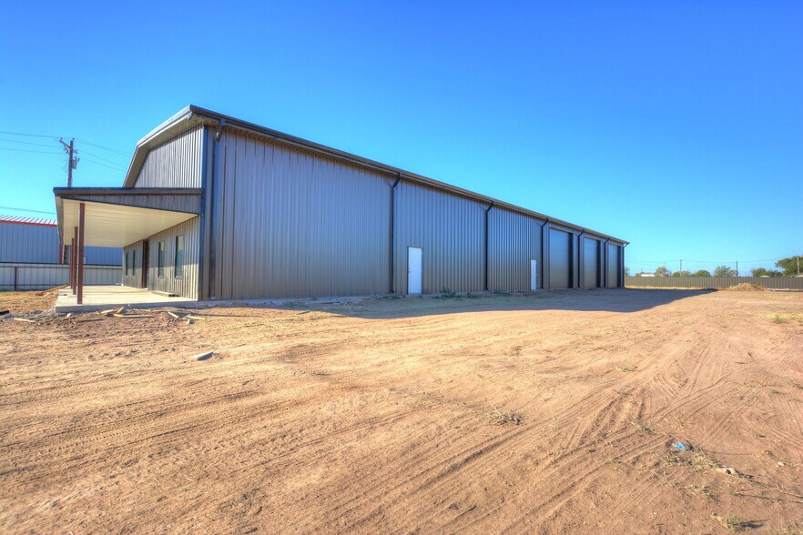 More Photos Of 1603 128th St, Lubbock Light Distribution For Sale