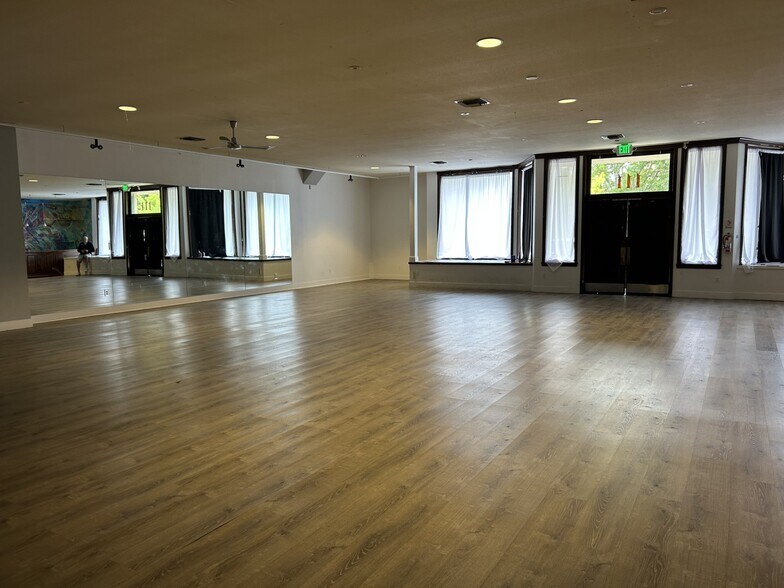 More Photos Of 111 3rd St, Santa Rosa Storefront Retail Office For Sale