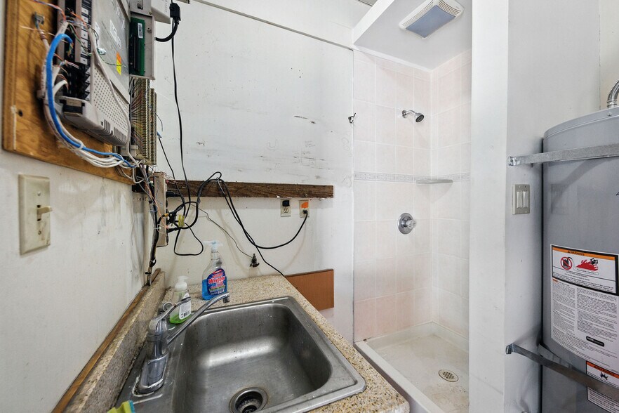 More Photos Of 46 Leland Ave, San Francisco Storefront Retail Residential For Lease
