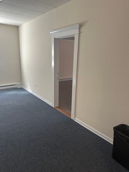 More Photos Of 22-26 W Main St, Patchogue Storefront Retail Office For Lease