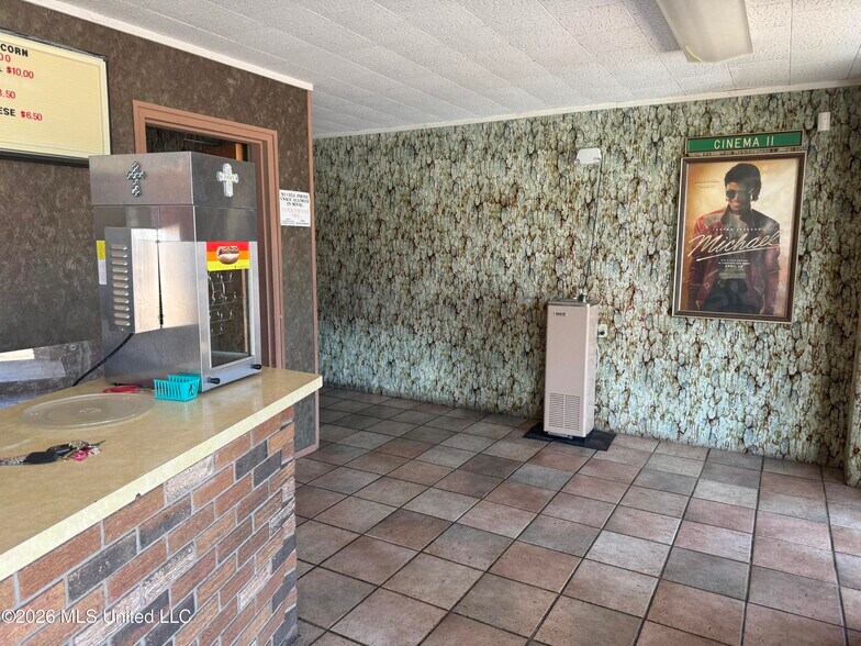 More Photos Of 1405 Kmart Plaza Dr, Yazoo City Movie Theatre For Sale