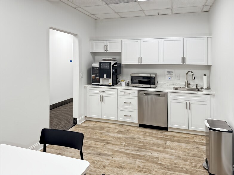 More Photos Of 1000 2nd Ave S, North Myrtle Beach Coworking Space