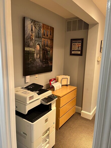 More Photos Of 10555 Metropolitan Ave, Kensington Medical For Sale