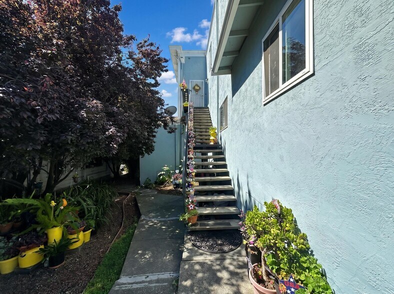More Photos Of 834 Georgia St, Vallejo Apartments For Sale