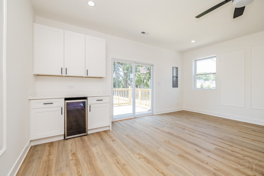 More Photos Of 544 Lawndale ave, Chicago Apartments For Sale