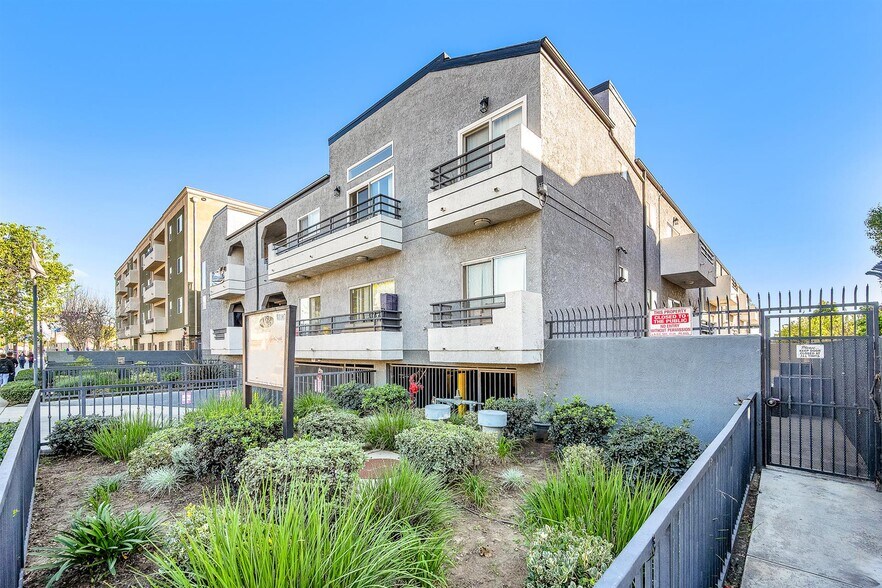 More Photos Of 14668 Nordhoff St, Panorama City Apartments For Sale