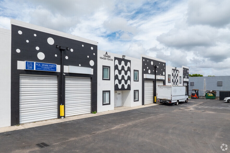 More Photos Of 13420-13432 NW 38th Ct, Opa Locka Warehouse For Lease