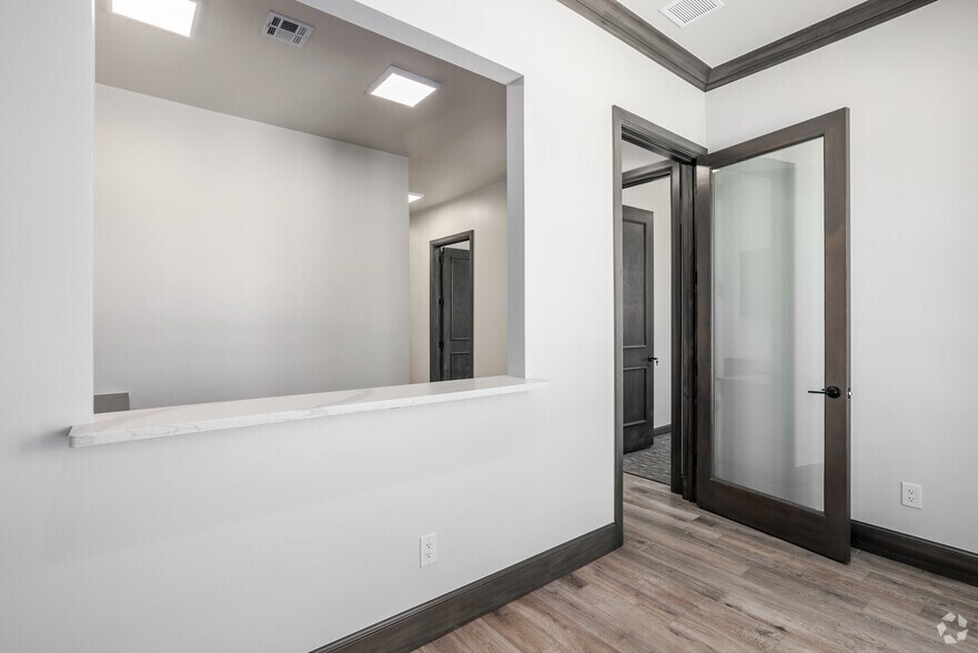 More Photos Of 2900 Washington Dr, Norman Unknown For Lease