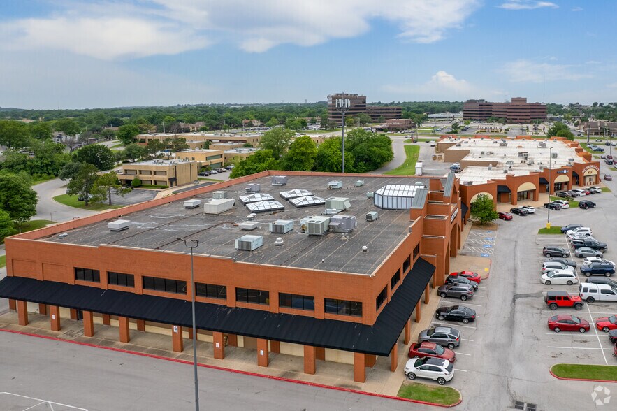 More Photos Of 8226-8316 E 61st St, Tulsa Unknown For Lease