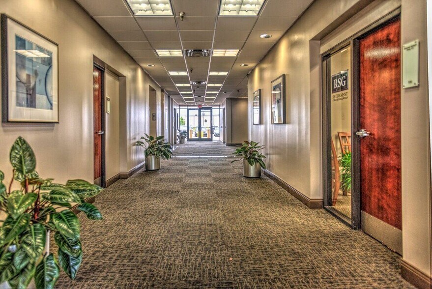 More Photos Of 880 W Commerce Rd, New Orleans Office For Lease