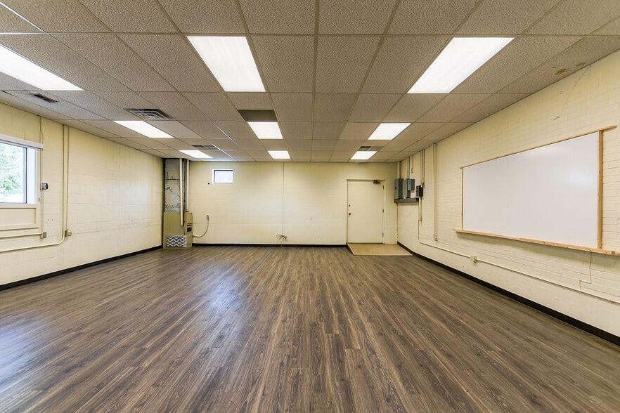 More Photos Of 424 S Main St, Troy Bank For Sale