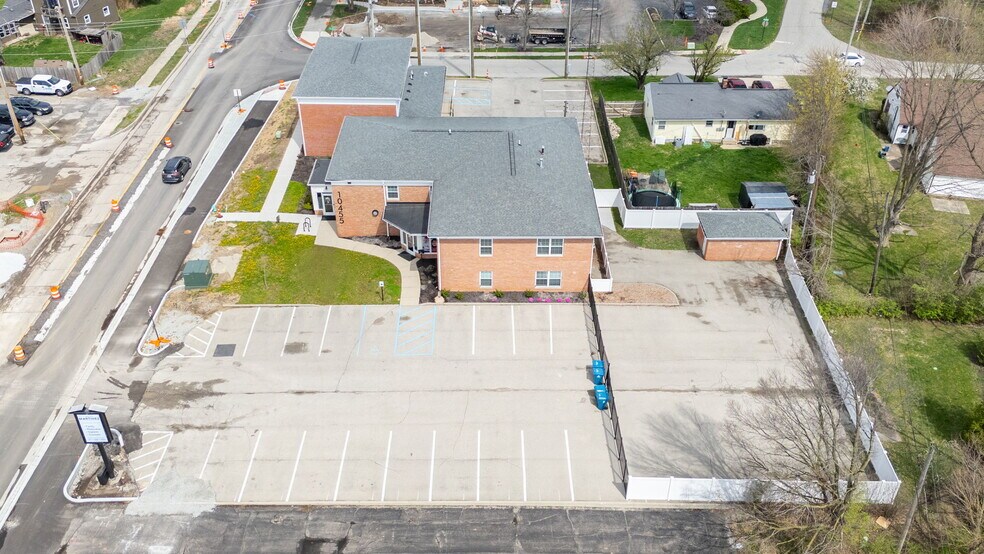 More Photos Of 10455-10499 N College Ave, Carmel Office For Sale