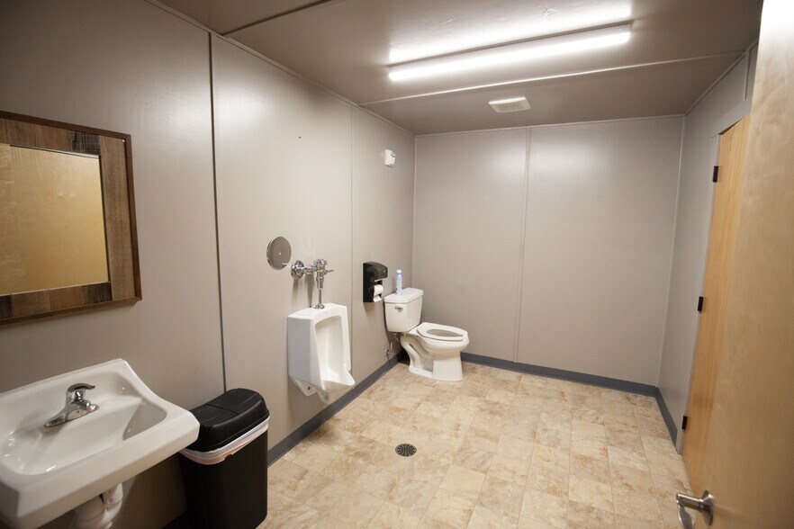 More Photos Of 9257 Bonner Mill Rd, Missoula Warehouse For Lease