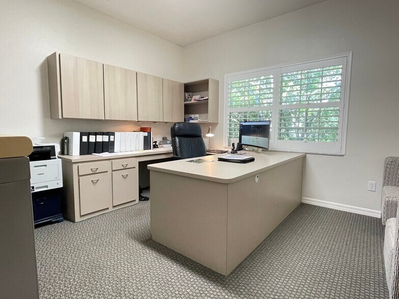 More Photos Of 6208 NW 43rd St, Gainesville Office For Lease