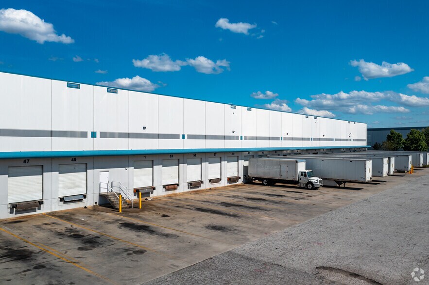 More Photos Of 3000 Southpark Blvd, Ellenwood Warehouse For Lease