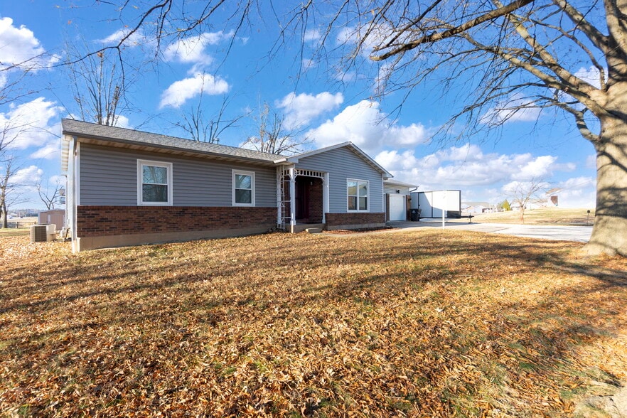 More Photos Of 1512 Old St Marys Rd, Perryville Flex For Sale