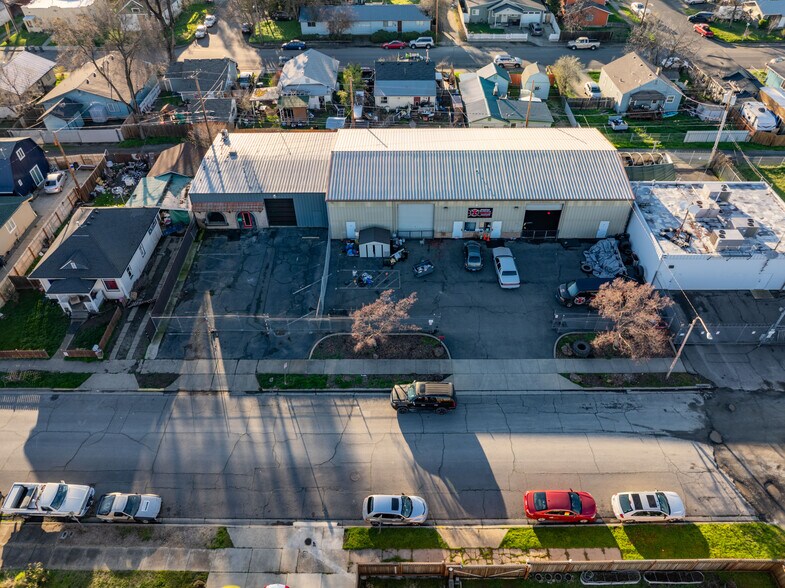 More Photos Of 729 Welch St, Medford Warehouse For Sale