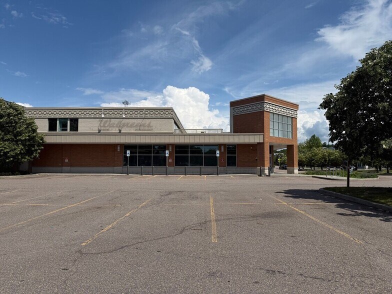 More Photos Of 514 Farrell St, Burlington Drugstore For Sale