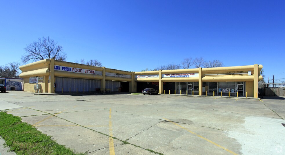 More Photos Of 11903 Alief Clodine Rd, Houston Freestanding For Sale