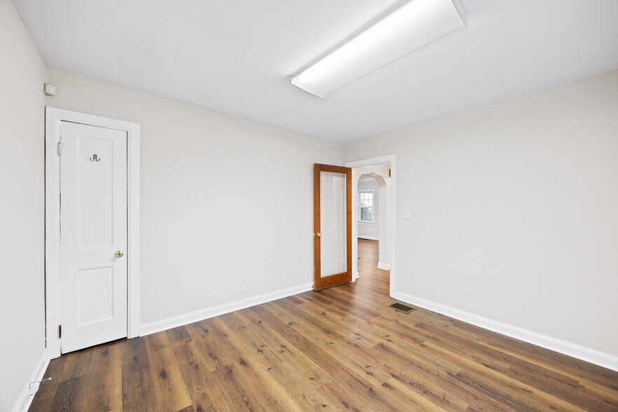 More Photos Of 4734 Dixie Hwy, Louisville Loft Creative Space For Lease