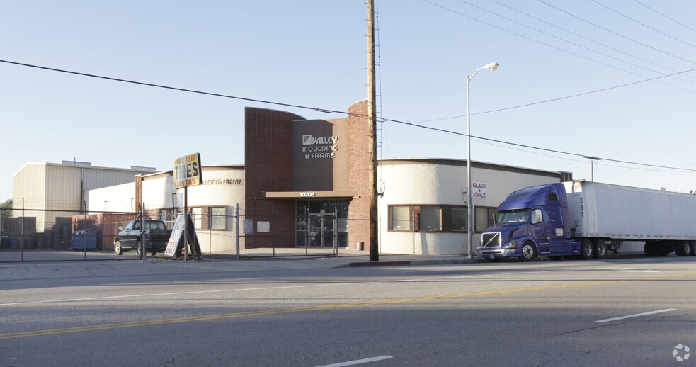 More Photos Of 10708 Vanowen St, North Hollywood Warehouse For Sale