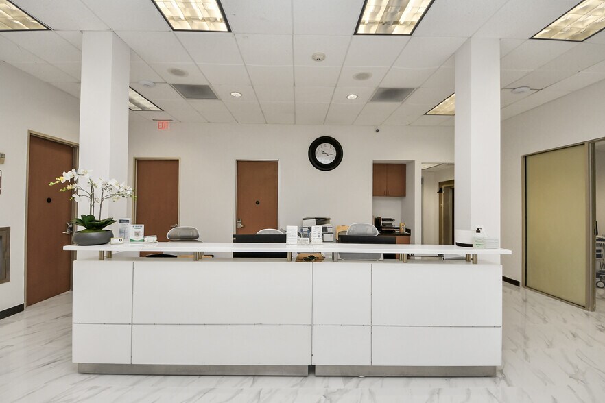 More Photos Of 7012 Barker Cypress Rd, Cypress Office For Sale