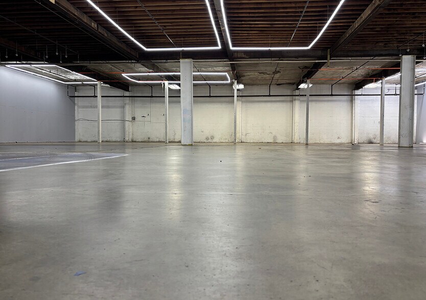 More Photos Of 4430 Singleton Station Rd, Louisville Light Distribution For Lease