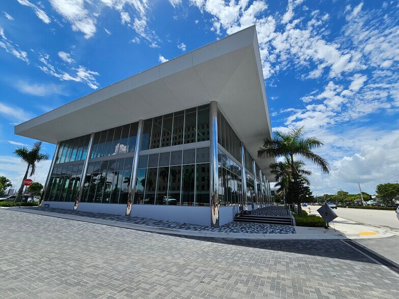 More Photos Of 1000-1100 E Hallandale Beach Blvd, Hallandale Beach Office For Lease