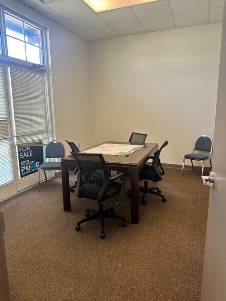 More Photos Of 150 Stone St, Villa Rica Office For Sale