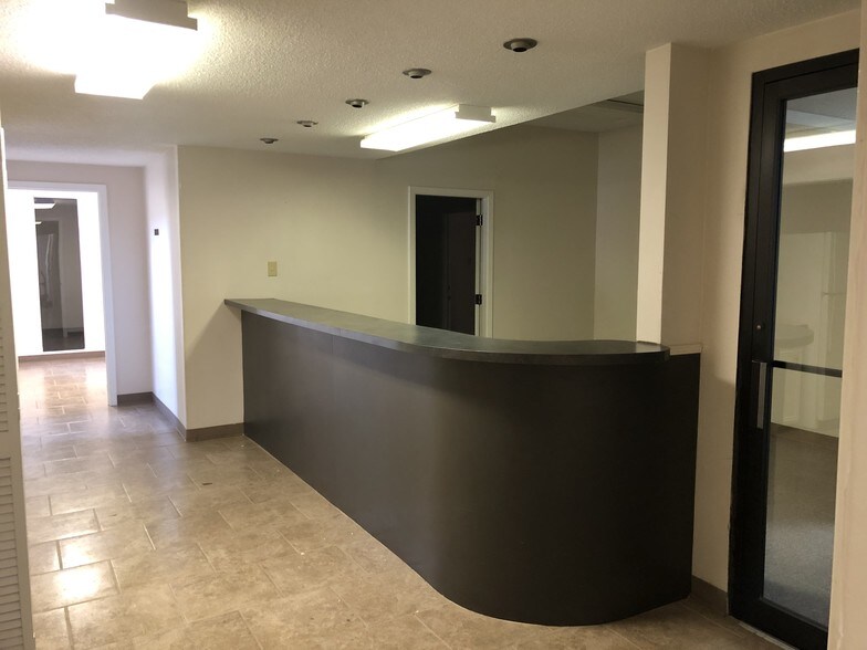3867 Plaza Tower Dr, Baton Rouge, LA 70816 Office For Lease