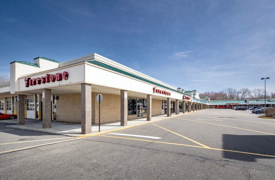 More Photos Of 264-350 Middle Country Rd, Coram Unknown For Lease