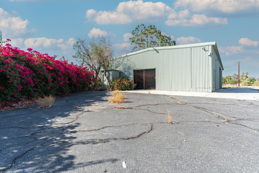 More Photos Of 68686 Summit Dr, Cathedral City Service For Sale