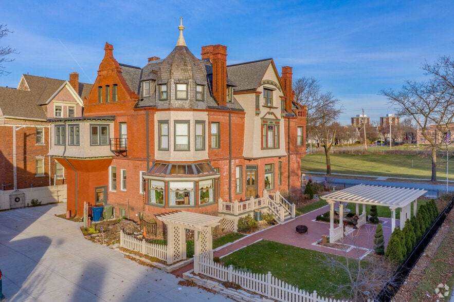 More Photos Of 3209 W Wells St, Milwaukee Hospitality For Sale