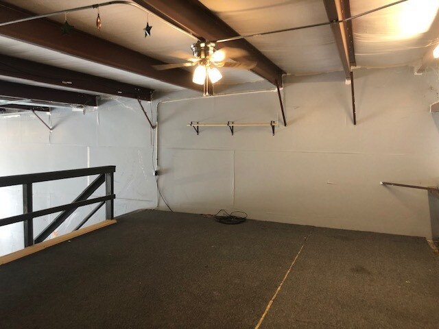 More Photos Of 48 Commerce Ln, Freeport Warehouse For Lease