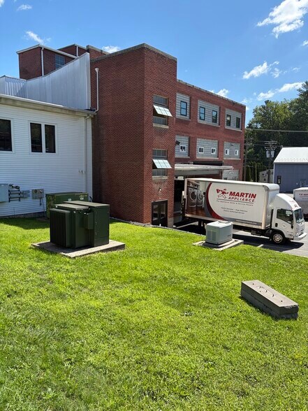 More Photos Of 2 W Wyomissing Ave, Mohnton Manufacturing For Sale