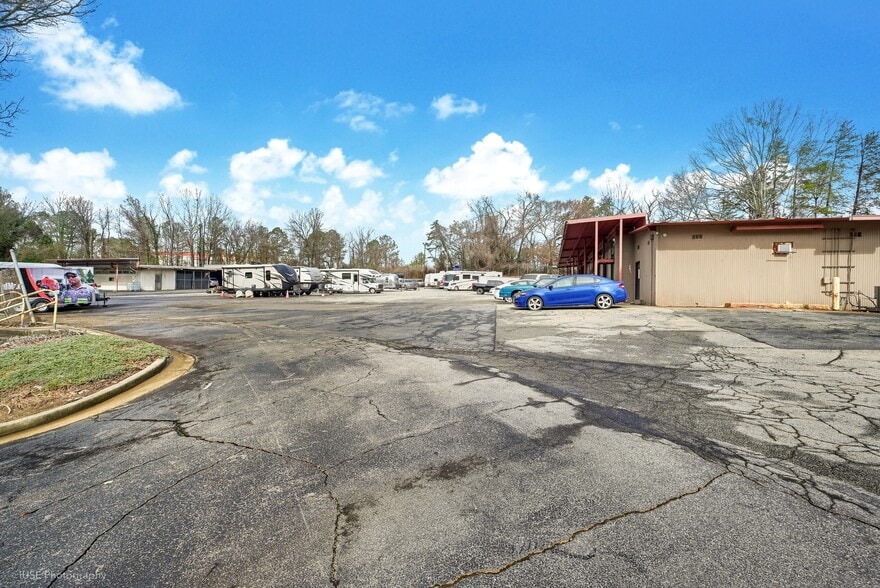 More Photos Of 2762 Caldwell Rd NE, Brookhaven Distribution For Lease