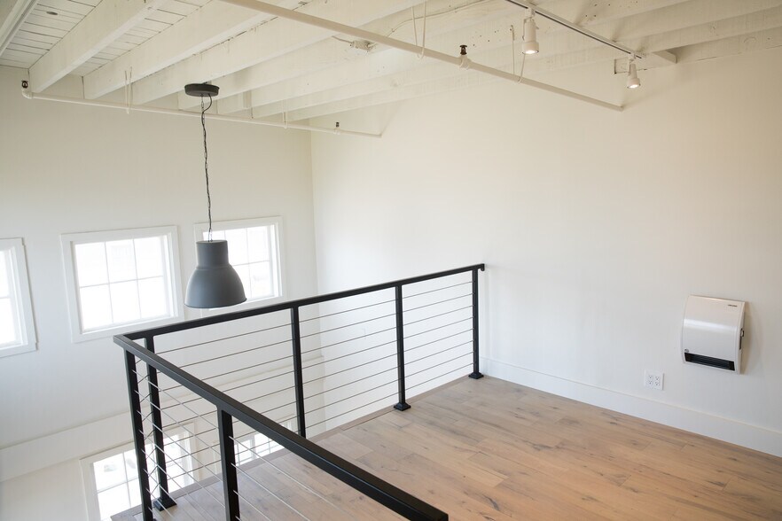 More Photos Of 1332 4th St, Berkeley Loft Creative Space For Lease