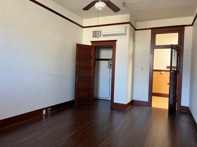 More Photos Of 103 E Lemon Ave, Monrovia Storefront Retail Office For Lease