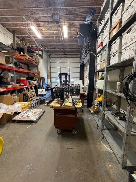 More Photos Of 1020 W 14 Mile Rd, Clawson Warehouse For Sale