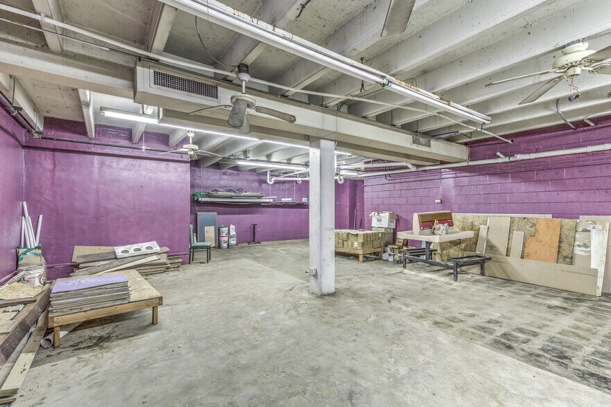 More Photos Of 6125 Natural Bridge Ave, Saint Louis Bar For Lease