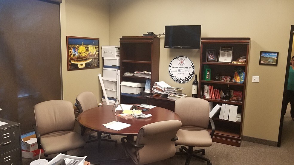 More Photos Of 375 N Stephanie St, Henderson Office For Lease
