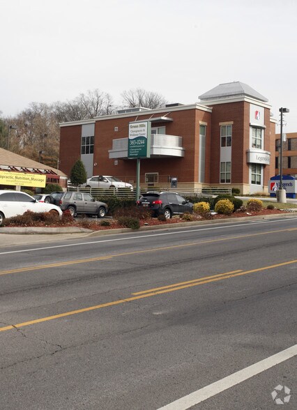 More Photos Of 2303 Crestmoor Rd, Nashville Medical For Sale