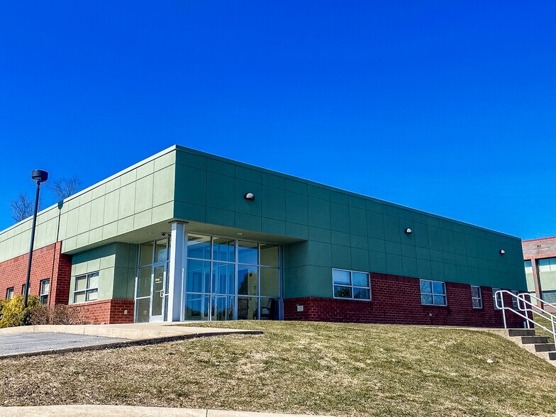 More Photos Of 2171 Sandy Dr, State College Flex For Lease