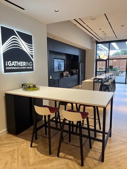 More Photos Of 225 S Lake Ave, Pasadena Unknown For Lease