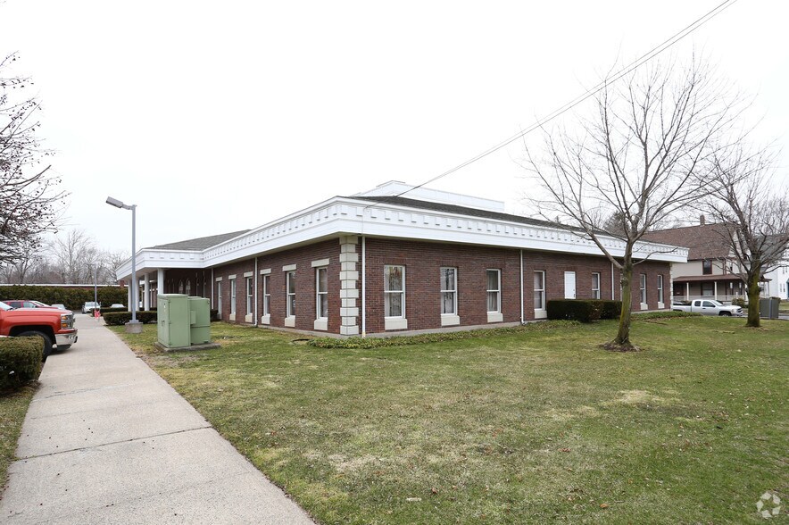 More Photos Of 7 N Washington St, Plainville Medical For Lease