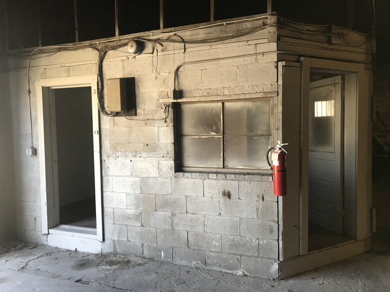 More Photos Of 147 Nebraska, Memphis Warehouse For Sale