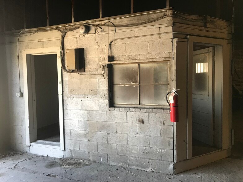 More Photos Of 147 Nebraska, Memphis Warehouse For Sale